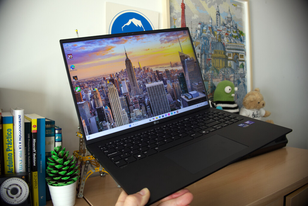 LG Gram 16Z90 (2025), análisis: para conseguir un portátil fantástico solo hay que hacerlo más ligero y no sacrificar pantalla
