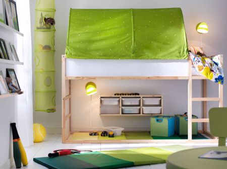 Cómo crear una zona de manualidades y un espacio para juegos en un dormitorio infantil pequeño