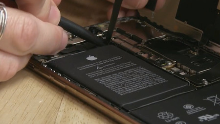 El cable de Apple que detecta si un iPhone es falso o no