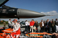 Fórmula 1 contra Avión: Spyker F1 y caza F-16
