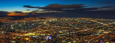 De bombillos a tecnología activa, así es cómo Bogotá busca renovar su red de alumbrado público con postes que ven, piensan y actúan 