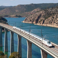 Cómo viajar este verano en tren, autobús e Interrail a mitad de precio o incluso menos: lo que necesitas saber y la letra pequeña