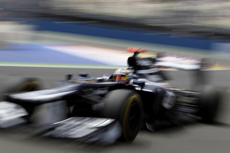 Pastor Maldonado es sancionado y pierde la décima posición