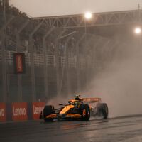Lando Norris pone patas arriba el mundial de F1 en una caótica clasificación con accidentes de Fernando Alonso y Carlos Sainz 