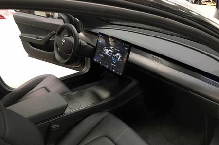 Tesla ficha al ex responsable de interiores de Volvo