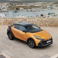 Si no se venden eléctricos, "no presionaremos". Mientras los rivales reculan Toyota se mantiene firme