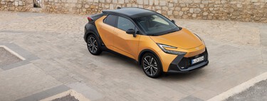 Si no se venden eléctricos, "no presionaremos". Mientras los rivales reculan Toyota se mantiene firme