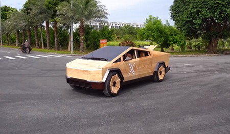 Tesla Cybertuck Madera