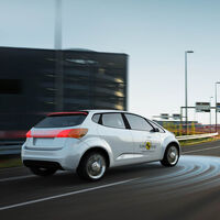 Tesla suspende y las marcas alemanas dominan en las pruebas de conducción semiautónoma de Euro NCAP