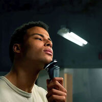 Funciona en la ducha y sus cuchillas se afilan solas: esta afeitadora Philips rebajada es ideal como regalo esta Navidad