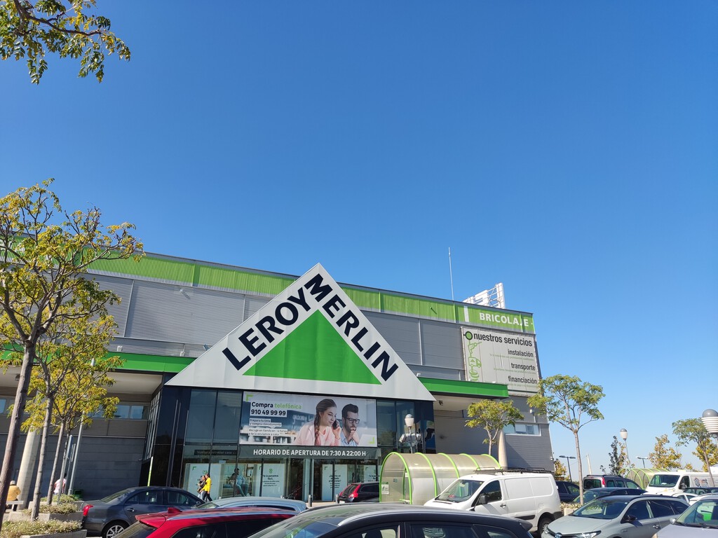 Este emisor térmico con WiFi de Leroy Merlin te ayudará a combatir la nueva ola de frío polar: es potente, programable y calienta con rapidez