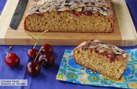 Cake integral de cerezas con almendras. Receta