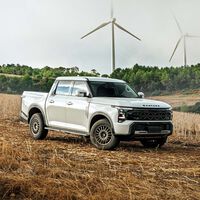 Otra marca española ha resucitado gracias a China: Santana. Su primer coche es esta pick-up diésel o PHEV que se producirá en Jaén 