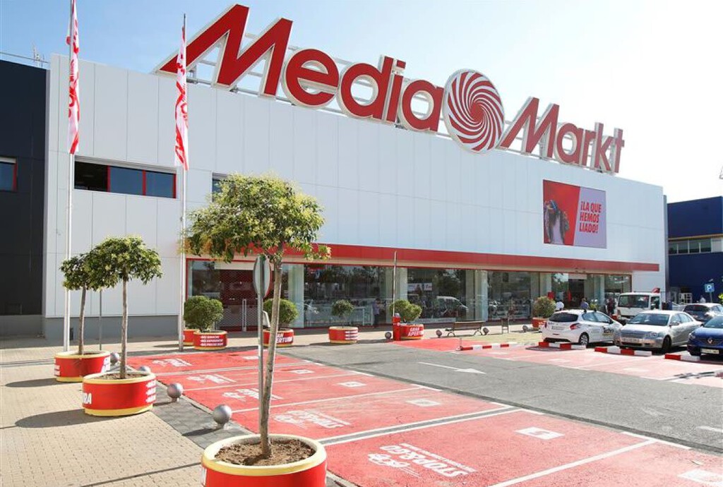 MediaMarkt hunde el precio de las mejores Smart TV sólo hasta hoy: pantallas de 55 y 75 pulgadas con paneles Neo QLED y OLED