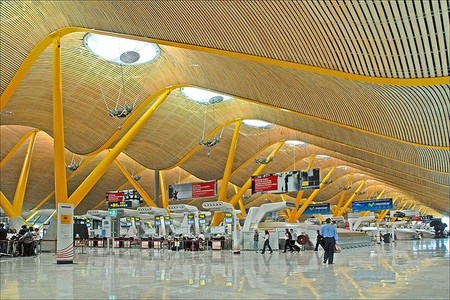Madrid-Barajas: colocan simuladores de tarifas de taxis 