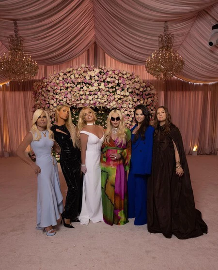 El look de invitada de Selena Gomez en la boda de Britney Spears que puedes comprar en Zara