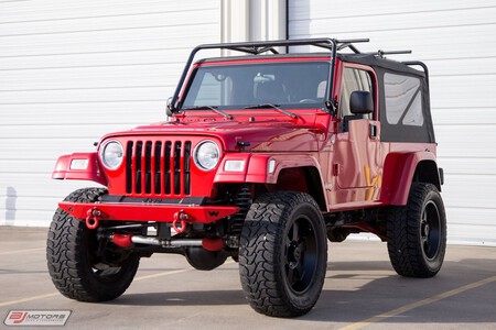 Poderosa subasta, casi un millón de pesos por este Jeep Wrangler con motor V10 de Viper