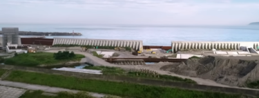 400 kilómetros, 15 metros de altura y 12.000 millones de dólares: el "gran muro" que Japón ha levantado frente a los tsunamis