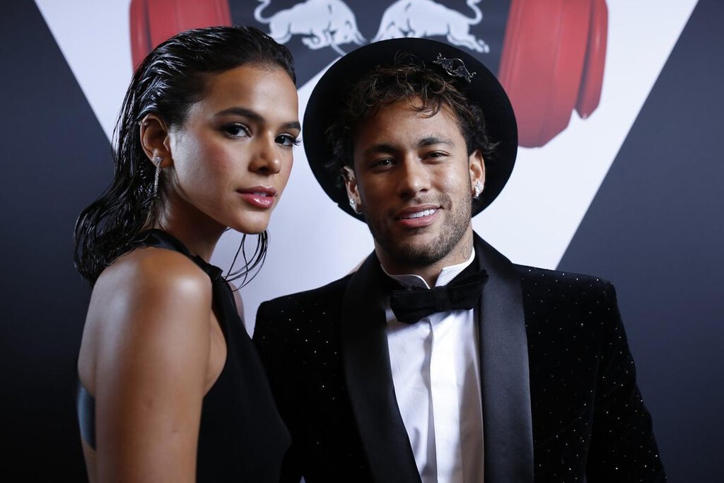 La húmeda imagen en pleno morreo con la que Bruna Biancardi ha confirmado su reconciliación con Neymar
