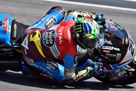 Ni una caída impide a Franco Morbidelli ser el más rápido en los libres de Moto2
