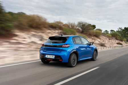 Peugeot e-208 prueba contacto