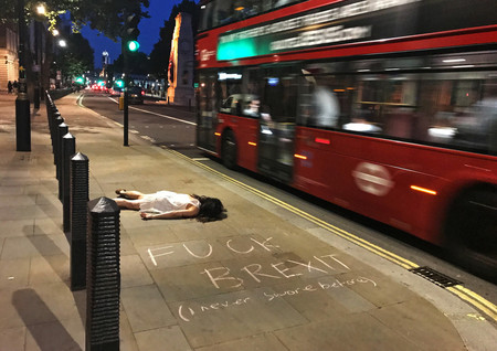 ‘Stefdies’, cuando una artista decide crear los “anti-selfies” para dejar huella sobre la fugacidad de la vida