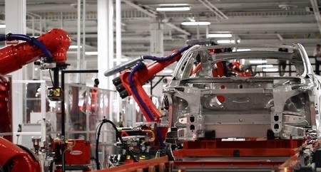 La fábrica de Tesla cierra temporalmente por reformas