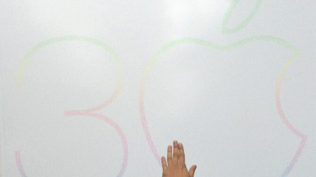 Apple elabora un poster conmemorativo con el nombre de todos los trabajadores en su historia