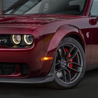 Video: Dodge Hellcat vs Jeep Trackhawk en un 1/4 de milla. ¿Quién crees que gane?