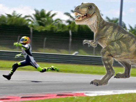 Mucha guasa con la caída de Valentino Rossi