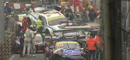 ¡Impresionante accidente en Macao! Una montonera deja fuera a doce pilotos