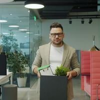 Si renuncias, necesitas dar un preaviso de baja voluntaria: cómo y cuándo hay que darlo