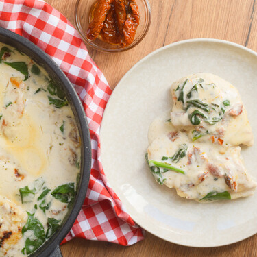 Pollo en salsa de nata, una receta cremosa y fácil para cualquier día