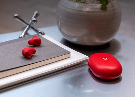 Beats Studio Buds 02