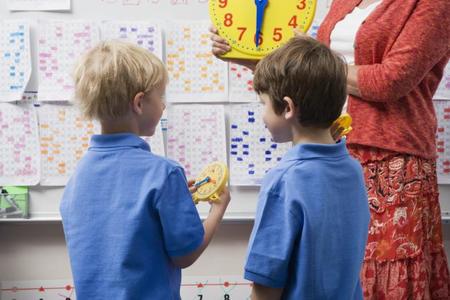 Los niños españoles salen del colegio más tarde que la mayoría de europeos