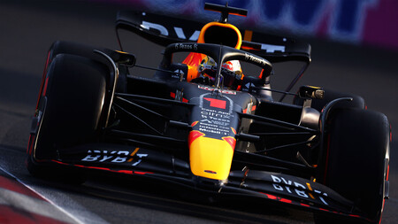 Max Verstappen se beneficia de la hecatombe de Ferrari para dar un zarpazo al mundial de F1 en Bakú