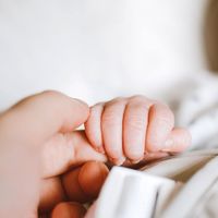 Giovannino, el bebé que fue abandonado por tener una rara enfermedad en la piel, y al que decenas de familias desean adoptar