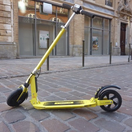 Adrya L-Trott, ¿quién diría que se trata de un patinete eléctrico?