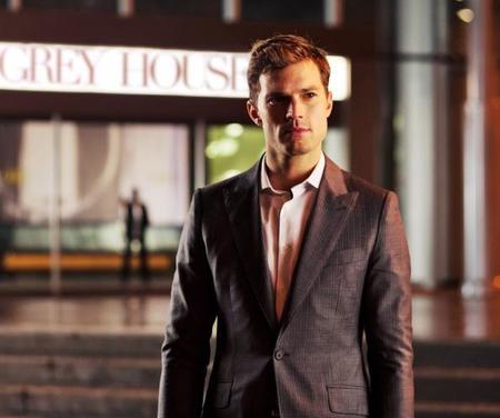 Los looks de Christian Grey