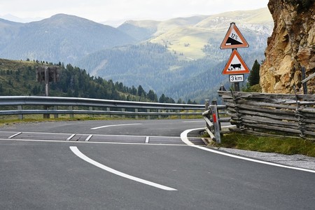 Austria premia en vez de prohibir: los coches eléctricos podrán ir más rápido que los de combustión