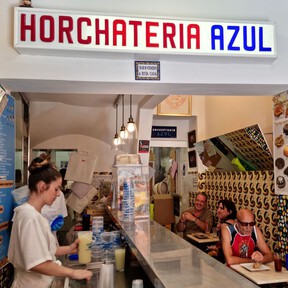 Tras casi un siglo haciendo la mejor horchata de Alicante con recetas de la abuela, este local es historia viva de la ciudad