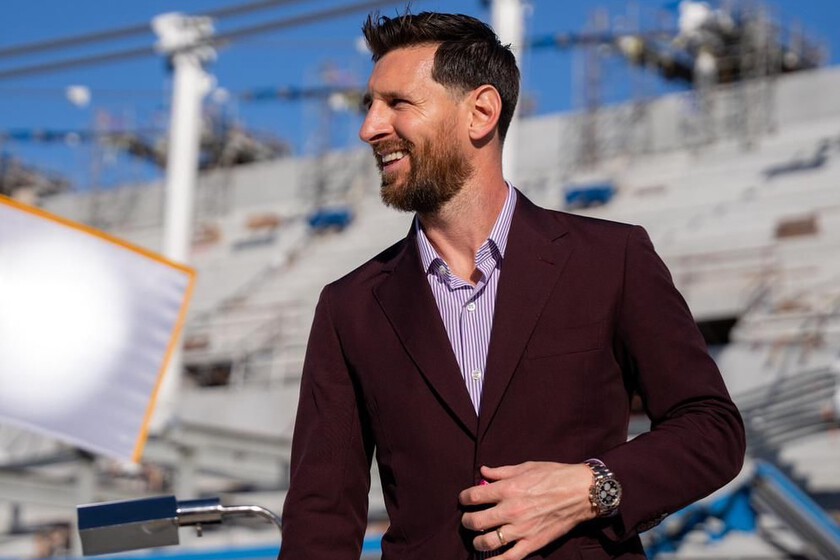 El reloj que Messi elige para el tiempo fuera del césped es un Rolex al que el futbolista le pone su propia chispa