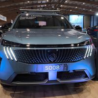 El renovado Peugeot 5008 aterriza en Colombia más grande, con una doble pantalla flotante HD y conducción asistida de nueva generación: precio y características 