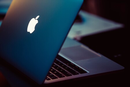 Las tres posibles razones por las que Apple eliminó la manzana iluminada de la tapa de los MacBook en 2015
