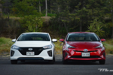 Hyundai Ioniq Vs Toyota Prius 3
