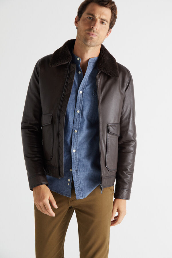 Chaqueta de piel marrón