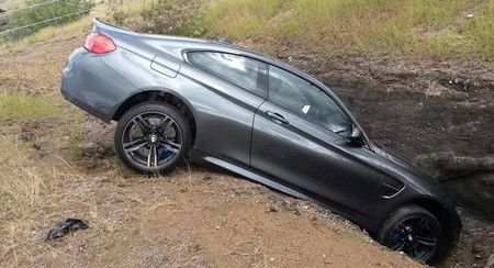 Dolorpasión™: El BMW M4 de la cuneta