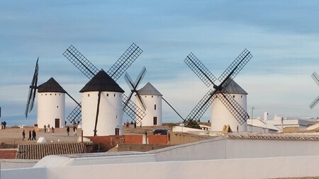 Los Gigantes de La Mancha desde el Albaicín de Campo de Criptana