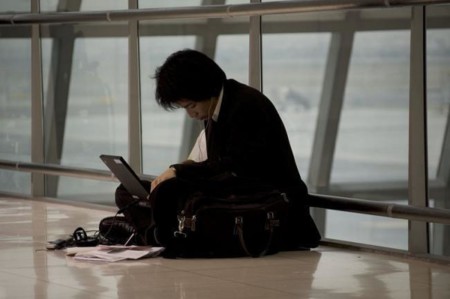 Nueva normativa: Batería de litio de Ordenadores, tablets y móviles sólo podrán volar como equipaje de mano