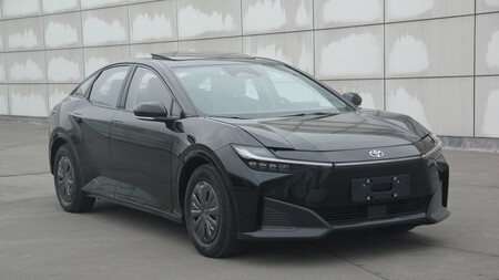 ¡Filtrado! El "Corolla eléctrico" de Toyota se escapa en todo su esplendor